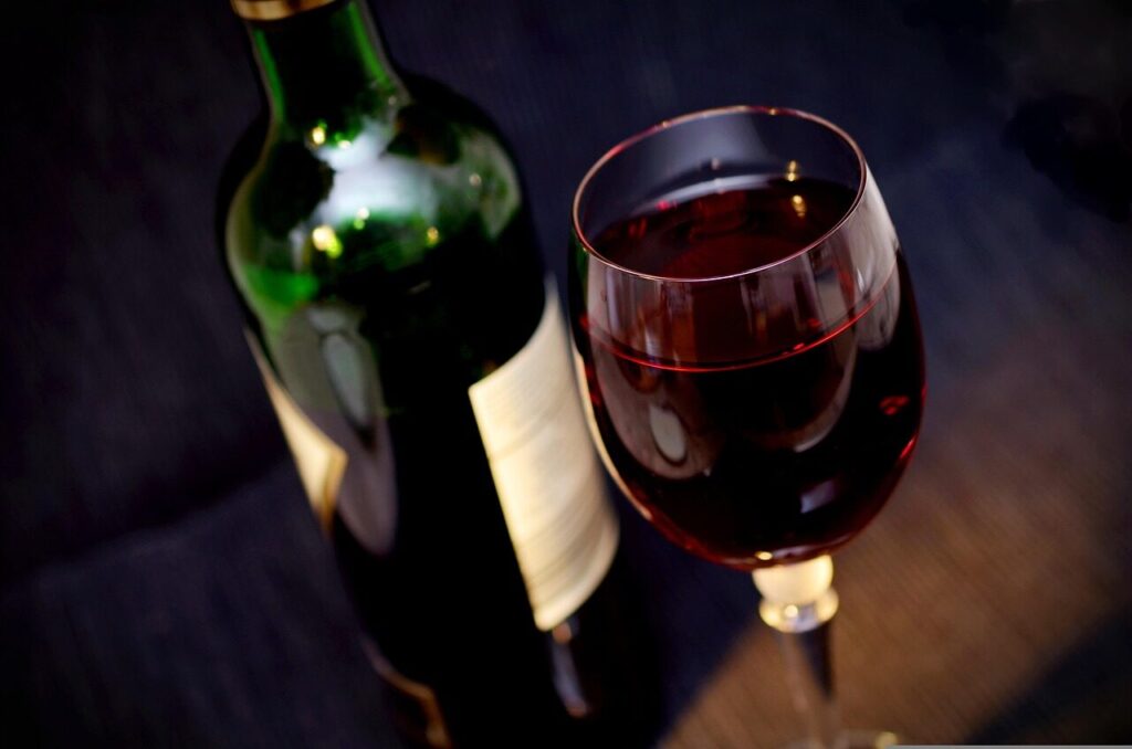 christmas background, wine, red wine, glass, drink, alcohol, enjoyment, wine glass, red